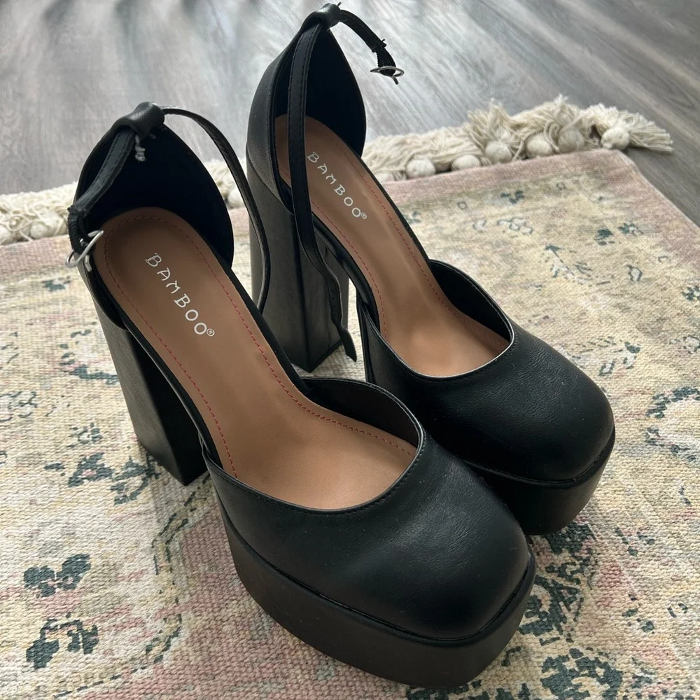 Fashion Nova Platform Heels - Picture 3 of 6